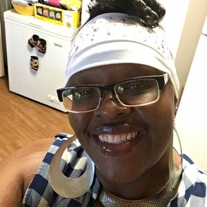 Meet your Posher, Carol